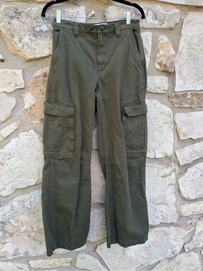Tna olive green cargo pants size 6 aritzia